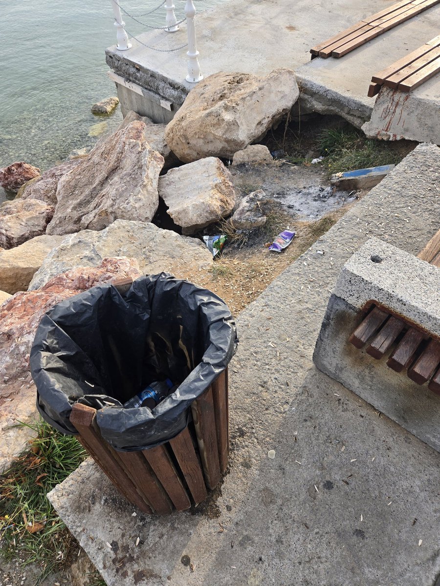 zozann's tweet image. Van Edremit&apos;in güzelliği... e bu güzelliği neden kirletirsin?