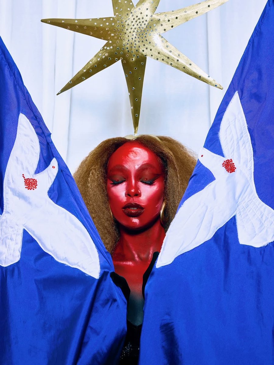 CARRANCA já está entre nós! 💙❤️🖤

Urias recriando a capa do CARRANCA para o #HalloweendaPabllo

Você gostou desta fantasia de Halloween? ✨ Comente aqui no post!