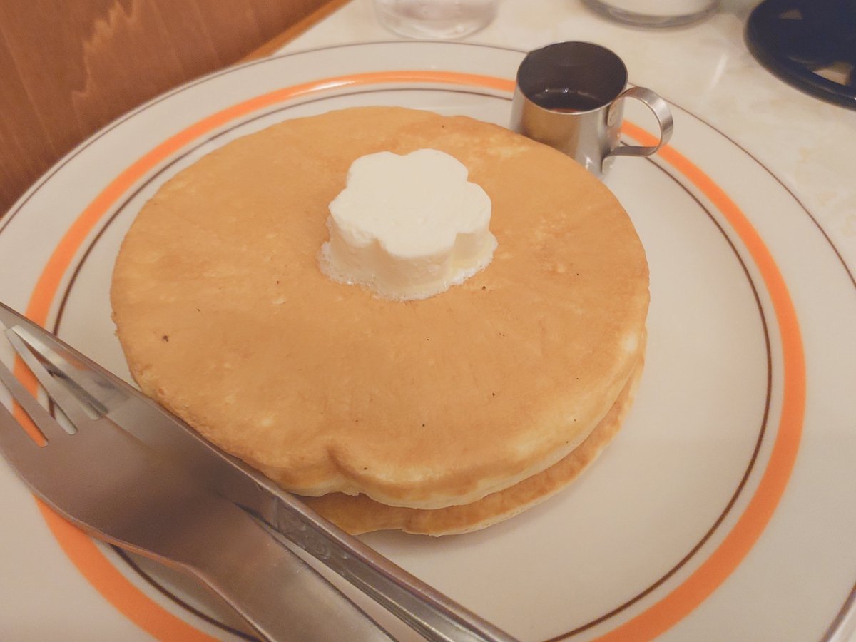 Latte_Dolceページ Claire 32-in Chandelier – Kuzco Lighting