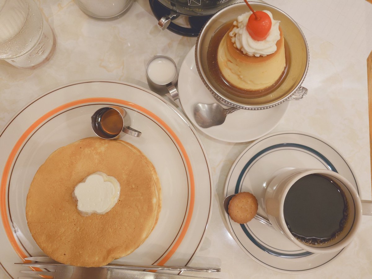 Latte_Dolceページ Claire 32-in Chandelier – Kuzco Lighting