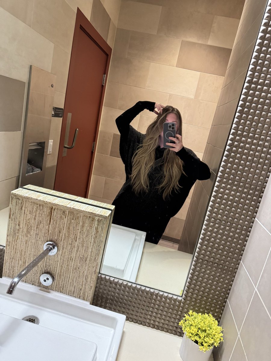 macks24's tweet photo. i’ll be in this bathroom until they rip it down tbh https://t.co/axN4YkhHHh