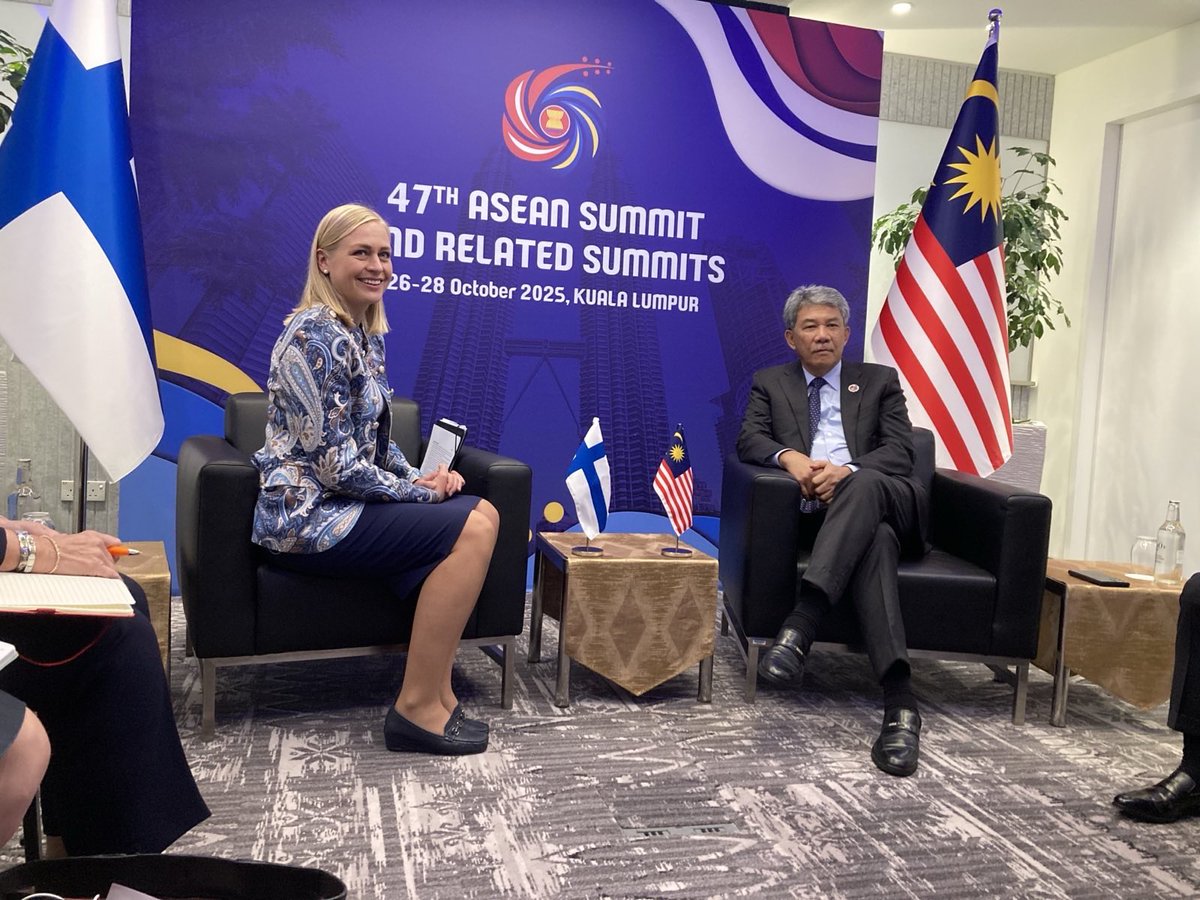 elinavaltonen's tweet image. Hyvä tapaaminen Malesian ulkoministeri Mohamad Hasanin kanssa. 

Suomen ja Malesian suhteet ovat vahvat ja niissä on paljon potentiaalia yhteistyön syventämiseen. 🇫🇮🇲🇾