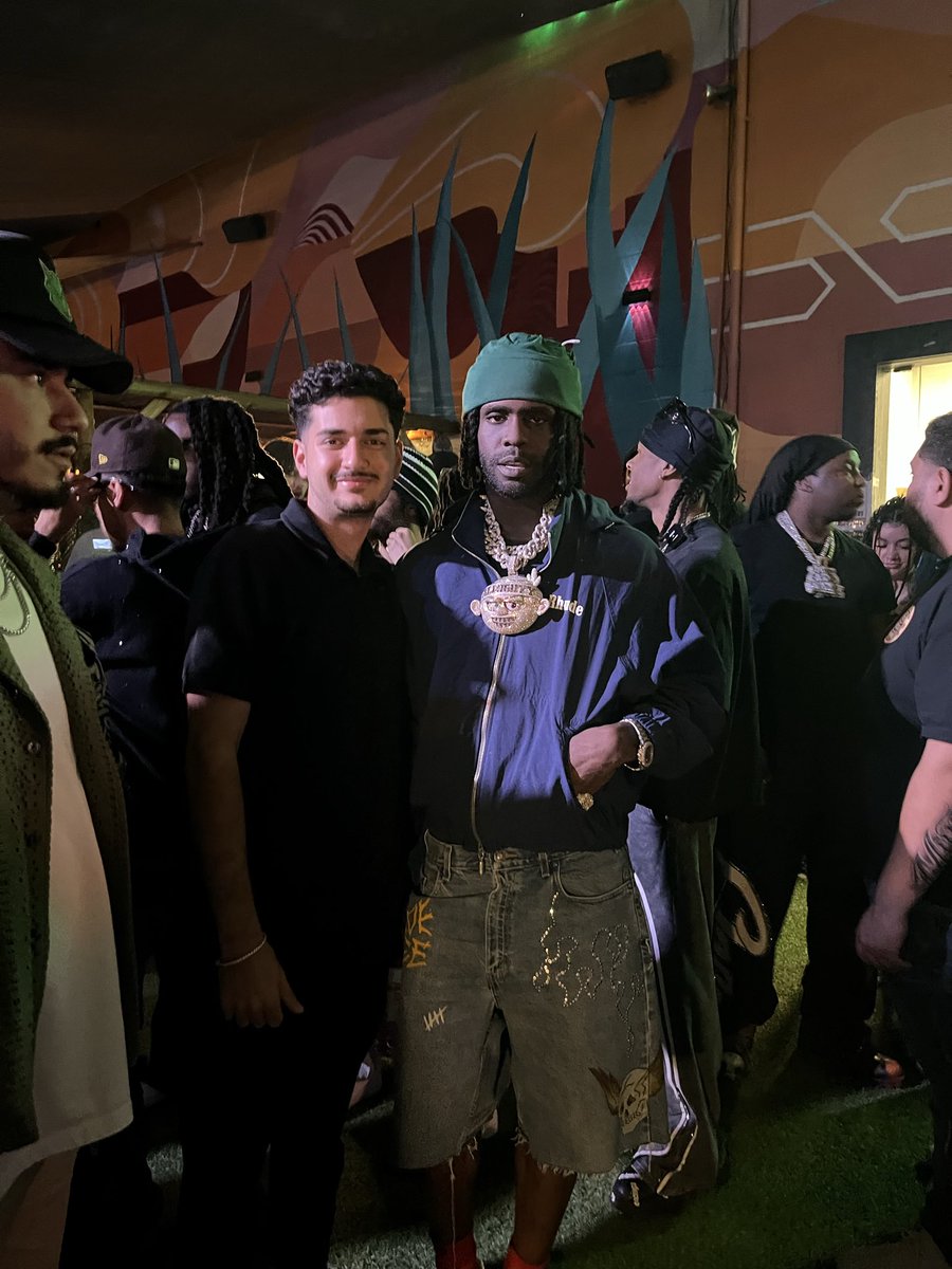 traqzin's tweet image. Met @ChiefKeef