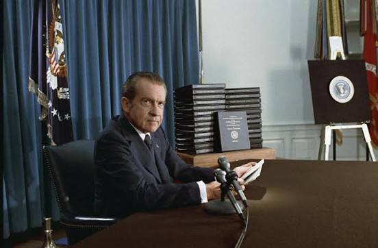 📜 TODAY IN HISTORY | Oct 26, 1973

US President Richard Nixon released first tapes amid the Watergate scandal. What began as a break-in spiraled into a national crisis of trust, exposing corruption at the highest level and paving way for Nixon’s resignation.

#Watergate #Nixon