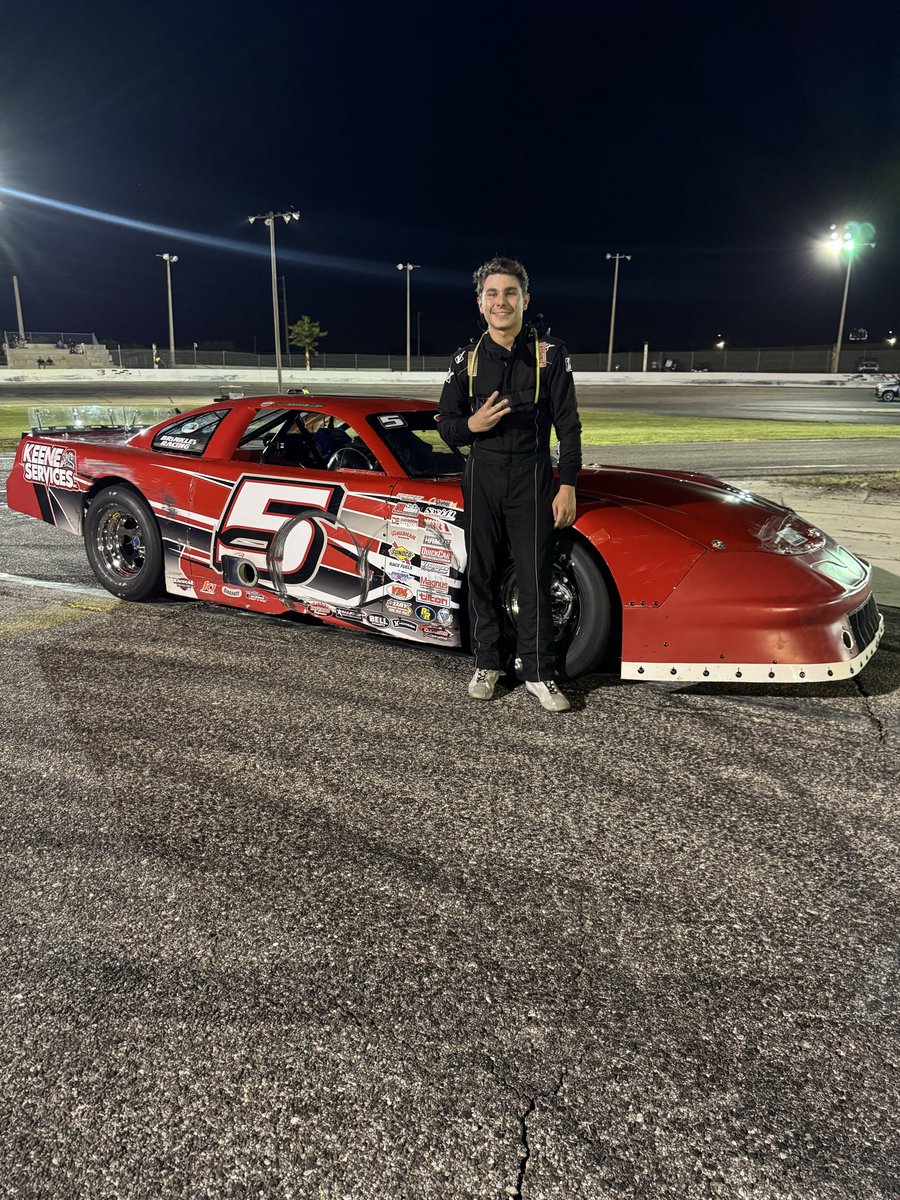 BookmillerMotor's tweet photo. P3 at Showtime Speedway tonight! https://t.co/LvDnsl9hPe