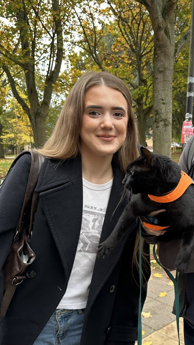 Rolf report 26 Oct: Another new / old friend on campus… I’m v glad we could meet at last and all the best with your studies! Rolf x