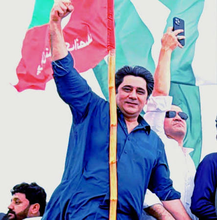 Shafqat Ch (@shafqatmm1) on Twitter photo اپنے خرم ذیشان سیاست کے فائٹر تو تھے مگر تباہی قسم کے شاعر بھی ہیں یہ آج پتہ چلا ❤️
کبھی تو پورا یہ خواب ہوگا، سوال ہوگا جواب ہوگا
شروع نیا ایک باب ہوگا، سوال ہوگا جواب ہوگا
ہر ایک ستم کا حساب ہوگا، کڑا یہاں احتساب ہوگا
یہ لازمی ہے جناب ہوگا، سوال ہوگا جواب ہوگا
چلی جو غیظ و اپنے خرم ذیشان سیاست کے فائٹر تو تھے مگر تباہی قسم کے شاعر بھی ہیں یہ آج پتہ چلا ❤️
کبھی تو پورا یہ خواب ہوگا، سوال ہوگا جواب ہوگا
شروع نیا ایک باب ہوگا، سوال ہوگا جواب ہوگا
ہر ایک ستم کا حساب ہوگا، کڑا یہاں احتساب ہوگا
یہ لازمی ہے جناب ہوگا، سوال ہوگا جواب ہوگا
چلی جو غیظ و