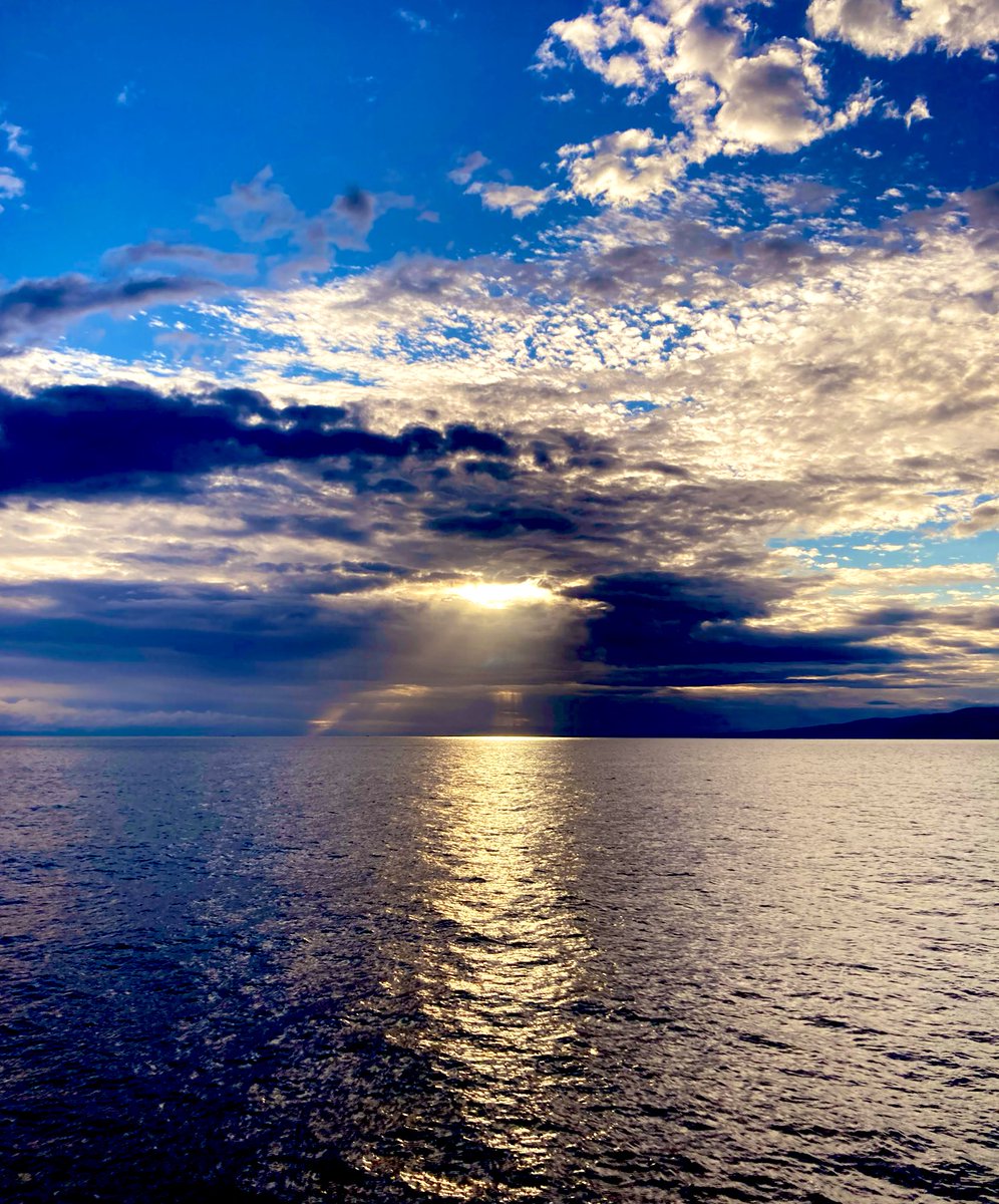 birayrinti's tweet photo. 🌅⚓️🩵 https://t.co/esfvMu0w2I