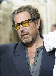 merlinpapin3's tweet image. .@FredOL69007 On souhaite un Bon Anniversaire à #JulianSchnabel qui a 74 ans scénariste et réalisateur on lui doit

Basquiat
Le Scaphandre et le Papillon
At Eternity Gate
Miral