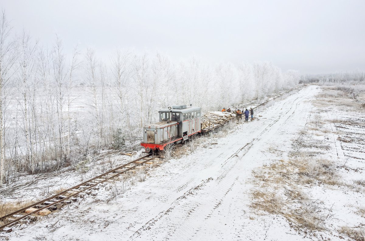 Самоходная электростанция ЭСУ2А-987, УЖД Мезиновского торфопредприятия, Владимирская область, 10.02.2025. Diesel locomotive &amp; Power Plant ESU2A-987, Gusevskoye peat narrow-gauge railway in Vladimir Oblast, 10.02.2025. Photo: Seryoga 059. #Russia #ESU2A #ужд #узкоколейка #ЭСУ2а