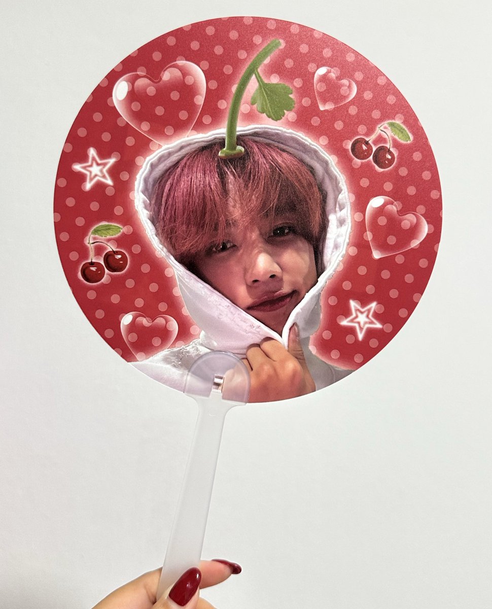 ddeoncore's tweet image. irl pictures of the fan 🫶🏻🍒

#THEBLAZEINJKT #THEBLAZEinJKT