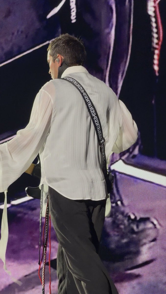 YOU CAN SEE HIS FUCKING TANK TOP AND TATTOOS THROUGH THE SHIRT OH MY FUCKING GOD #breachla #breachlan1