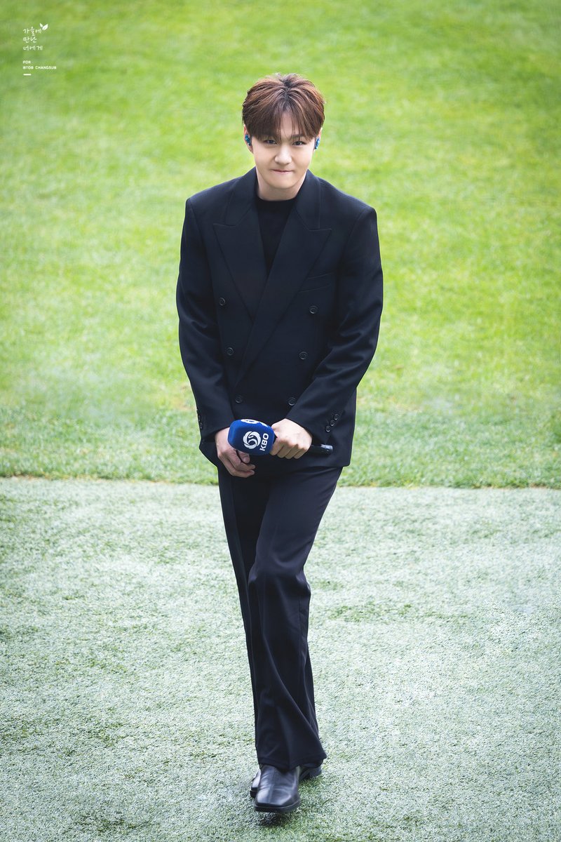 AutumnCS226's tweet image. 251026 한국시리즈 1차전
#비투비 #이창섭 #LEECHANGSUB