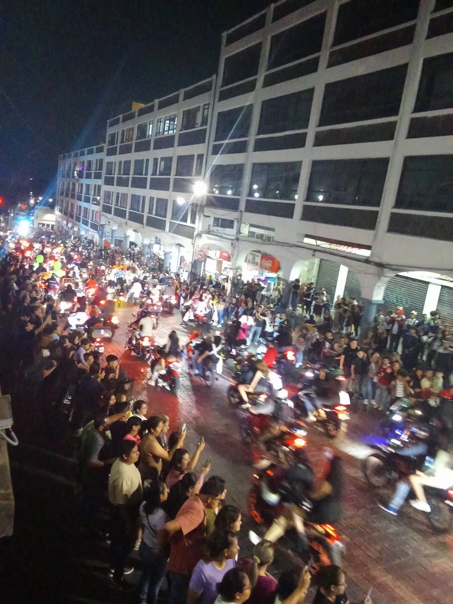 Mor_en_lucha's tweet photo. #VIDEOS #BIKERS #RodadaDelTerror REPROBAMOS a nuestras autoridades por solapar y permitir este tipo de eventos que en nada abonan a la sociedad, sino todo lo contrario. UNA REVERENDA JALADA. Exigimos civilidad, paz, seguridad y tranquilidad. #INSEGURIDAD #Cuernavaca #Morelos https://t.co/nEMs10phKW