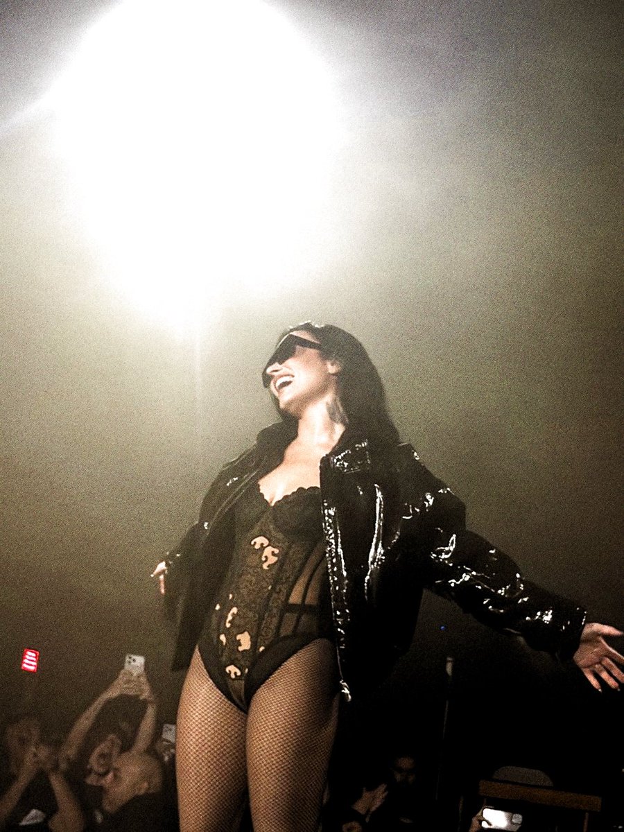 isweetcaua's tweet image. she's everything to me 🥹🖤