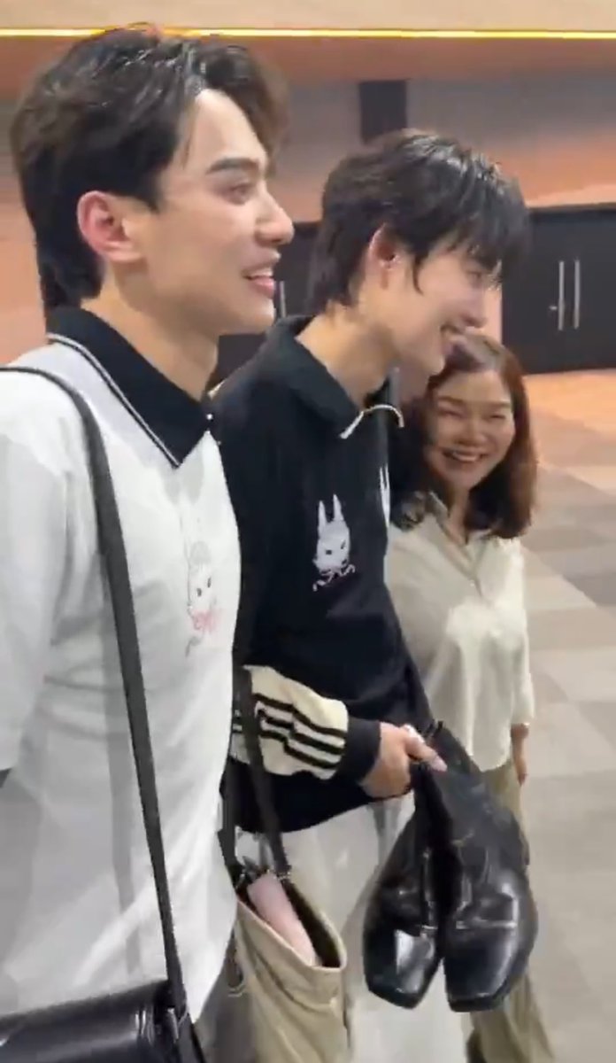 บ้านปิงเมืองคือพร้อมส่งลูกไปแต่งภูซางแล้วอ่ะ แม่ชง พ่อเดินเดิมยิ้ม คือกุต้องทำอะไรในสมการนี้????????????????????????????

Khemjira The Series Final EP
#เขมจิราต้องรอดตอนจบ