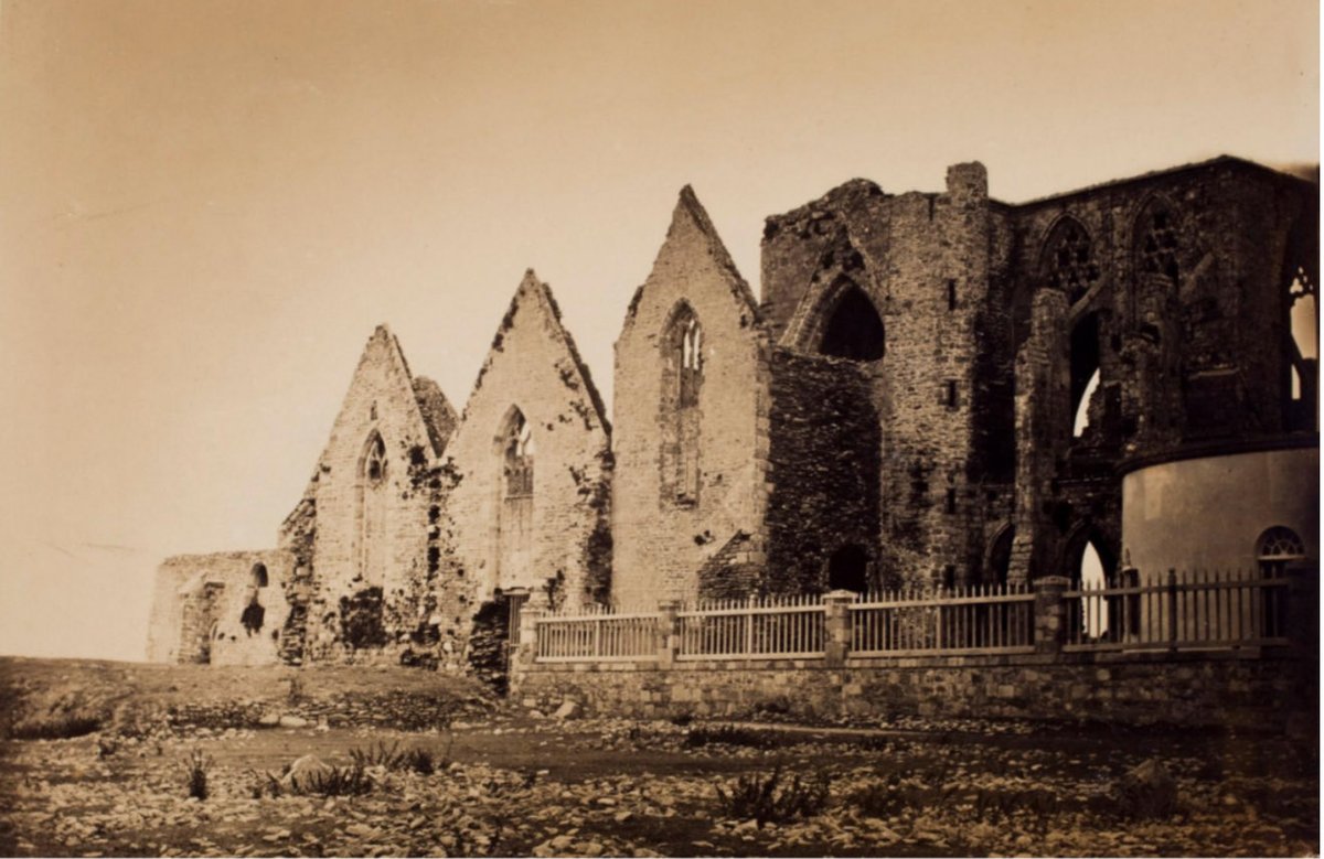 #MercedesMencheroVerdugo nos presenta a una emprendedora y pionera de la fotografía fuera del estudio, Geneviève Élisabeth Disdéri; quien con su mirada albúmina fue capaz de retratar el alma de las piedras de la arquitectura de Brest. #CPUF <a href="/radioclasica/">Radio Clásica</a>❤️
rtve.es/a/16786257/