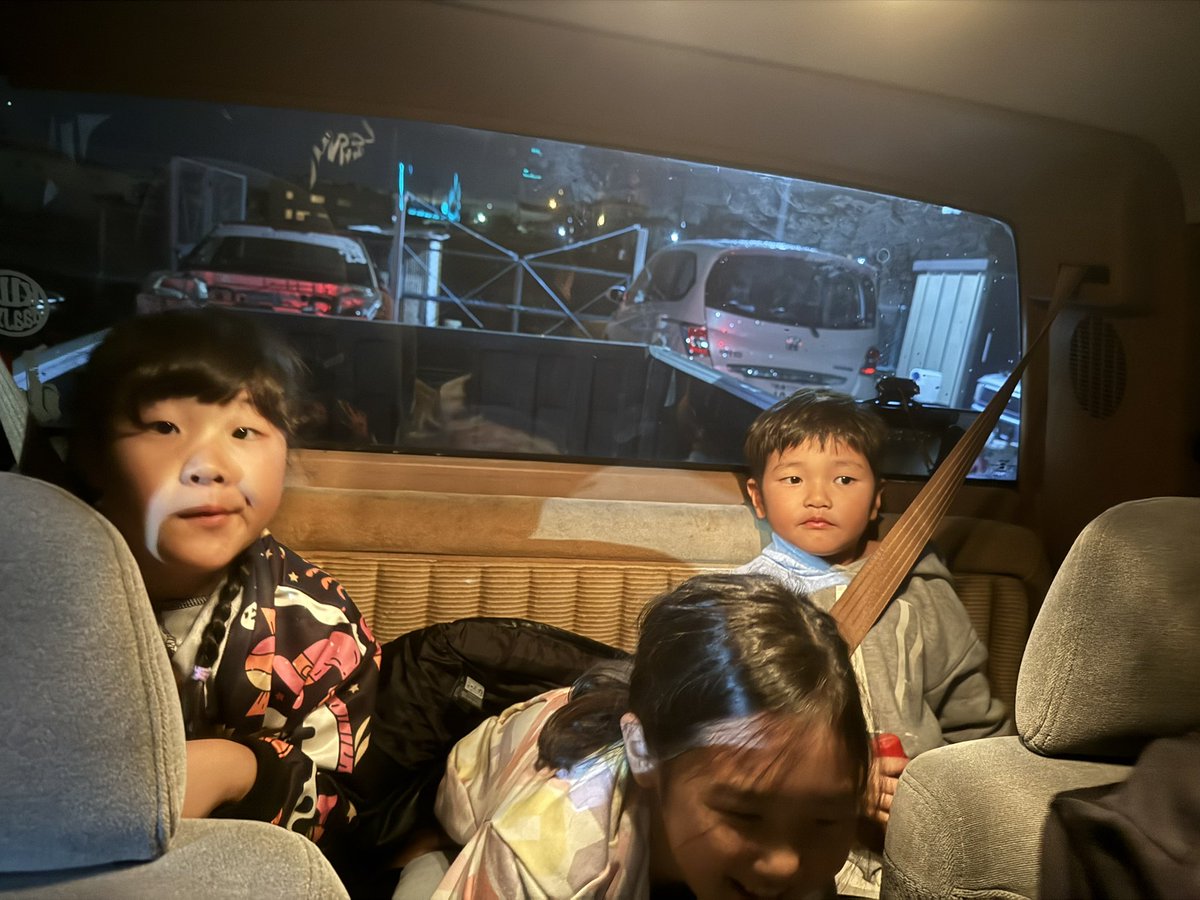 J05AS03R's tweet photo. 昨日は泉大津パーキング🅿️にて
アメ車ミーティングに参加🚗³₃

子供達初参戦🇺🇸🚗 https://t.co/nxCcyGSEYk