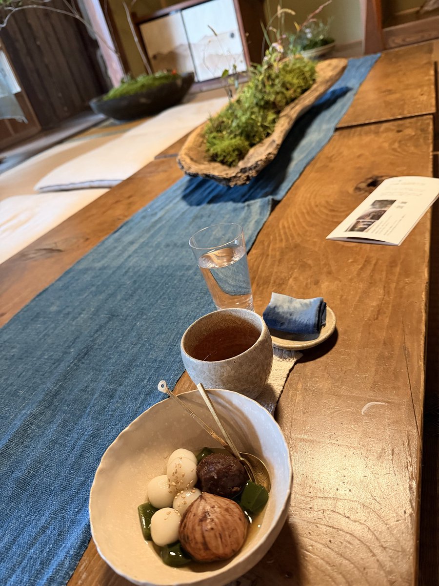 はなはなページ 8/20発売のトレカのオフショットです💖