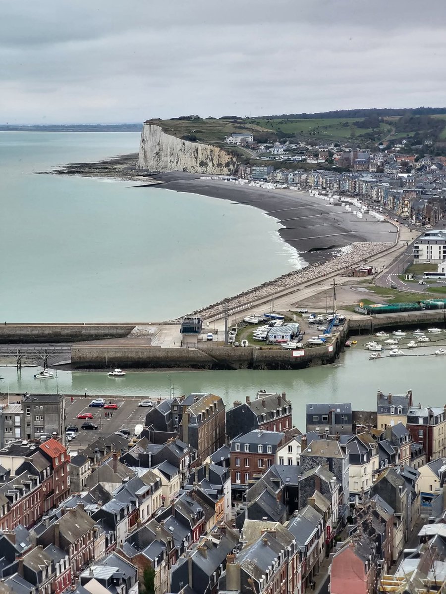 luckasdelille59's tweet photo. Bonjour les amis, je vous souhaite un bon dimanche 🌞🌧
#Treport #Normandie #France 🇫🇷🇫🇷 https://t.co/8WPlwutSjZ