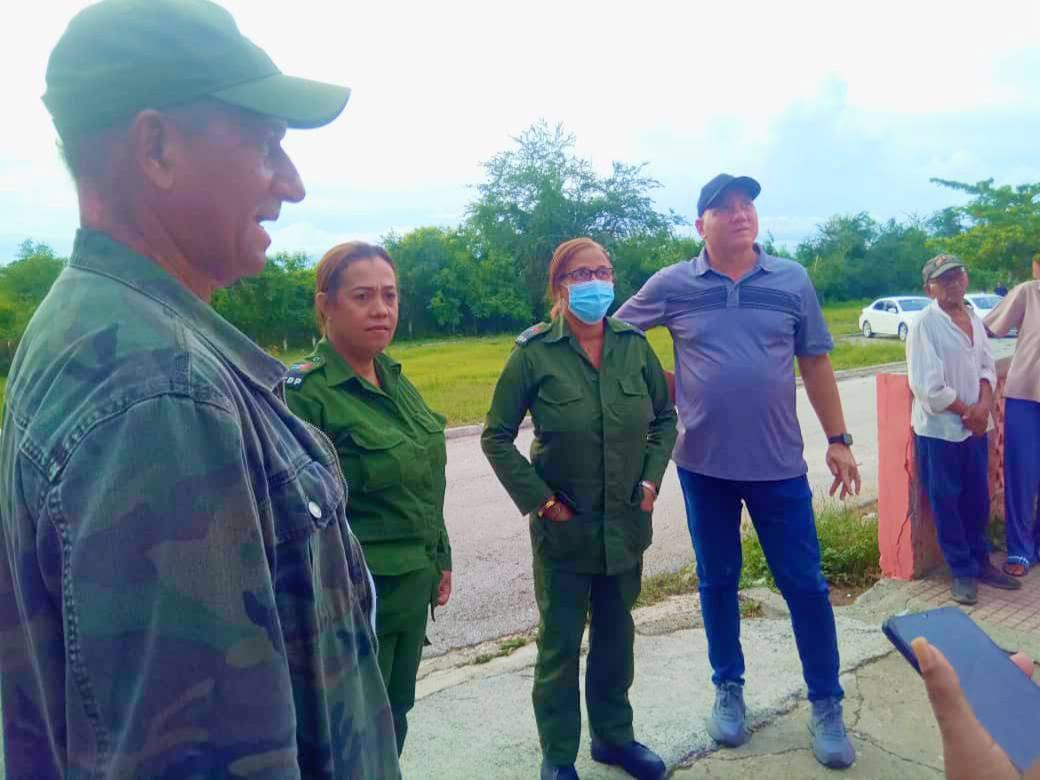 MiGuantanamo's tweet image. #PoderPopular 🚨 Visita al Hogar de Ancianos San José para comprobar el cumplimiento de las medidas orientadas por el grupo temporal para enfrentar el paso del #HuracánMelissa.
#PreparadosYAlertas #JuntosPodemosMás #Guantánamo