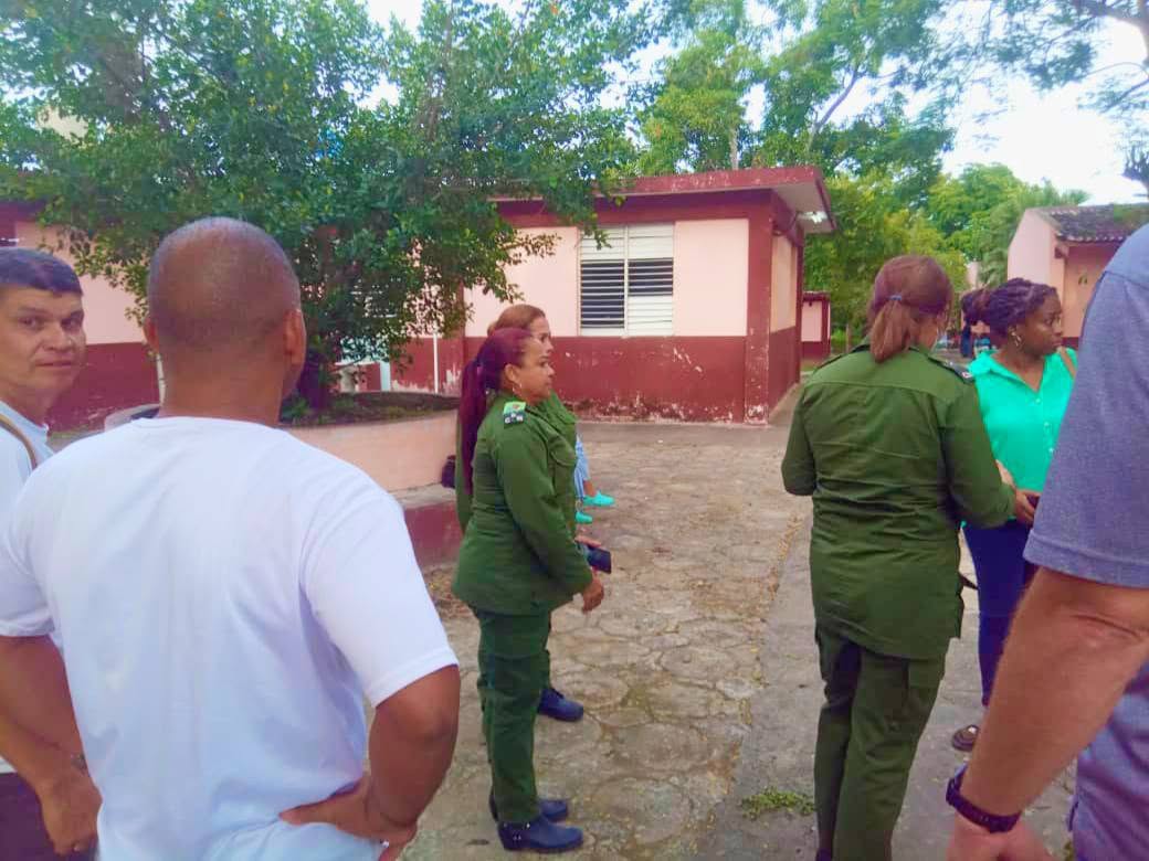 MiGuantanamo's tweet image. #PoderPopular 🚨 Visita al Hogar de Ancianos San José para comprobar el cumplimiento de las medidas orientadas por el grupo temporal para enfrentar el paso del #HuracánMelissa.
#PreparadosYAlertas #JuntosPodemosMás #Guantánamo