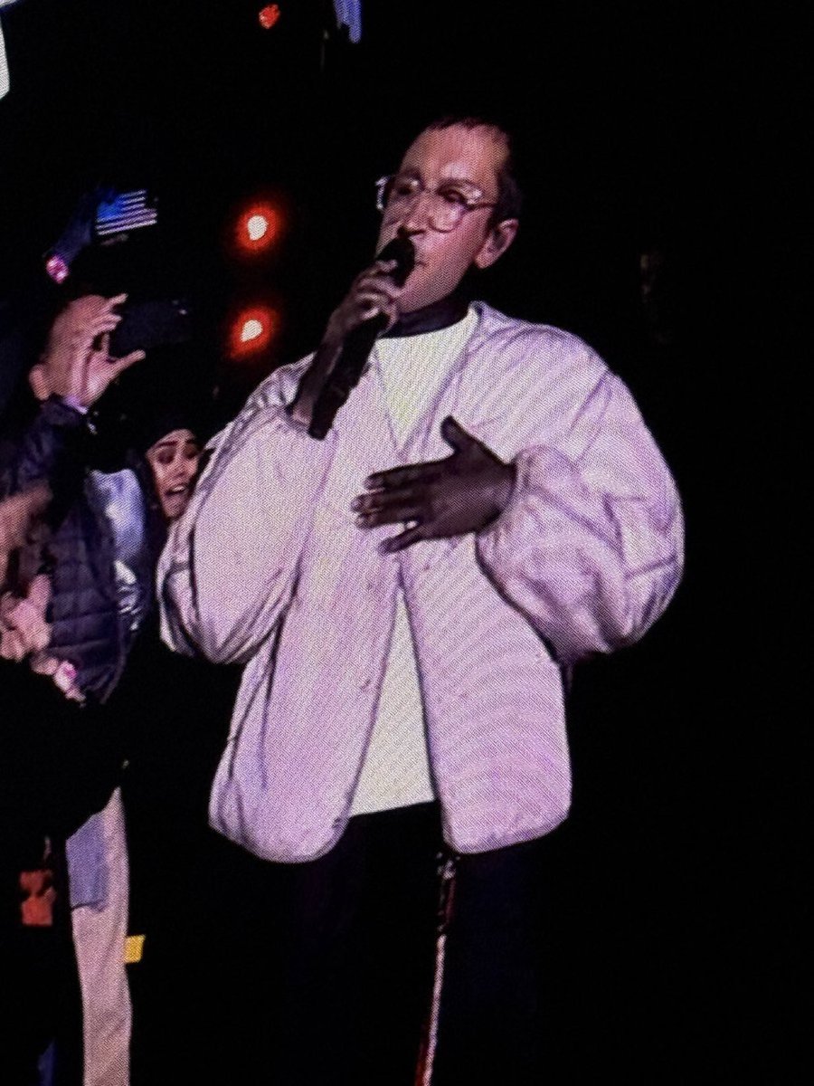 Scientists confirm tonight is the hottest Tyler has ever looked.