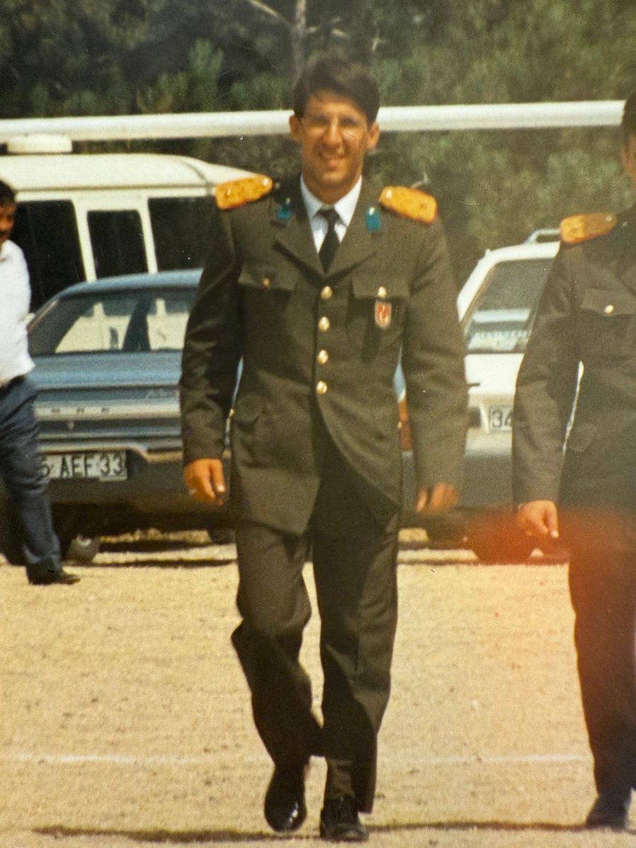 📌Şerefli namuslu TÜRK SUBAYI Orkun Özeller tam 39 Gündür TUTUKLU...       
#OrkunÖzellerYalnızDeğildir #VatanyahutSilivri