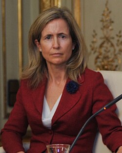 من محاسن الصدف 😃

▪︎ مارتا سيلفا المحامية السابقة التي رفعت دعوى قضائية ضد ميسي بتهمة التهرب الضريبي، كانت حاضرة في ملعب سانتياغو برنابيو لمباراة يوفنتوس قبل 3 أيام 

▪︎ تذكروا أن الوضع الضريبي لكريستيانو رونالدو كان مخفيًا، بعد أن مارس المزيد من الاحتيال، ولولا تسريبات