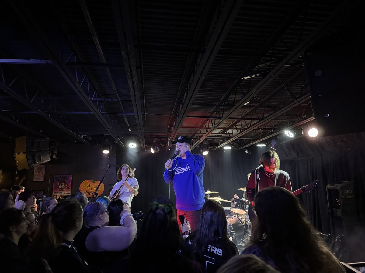 Hainline15's tweet photo. @deadeyesmd, @OFVIRTUE, @WeAreNerv, and Archers. Such an incredible lineup and incredible show https://t.co/72maKZ7DJU