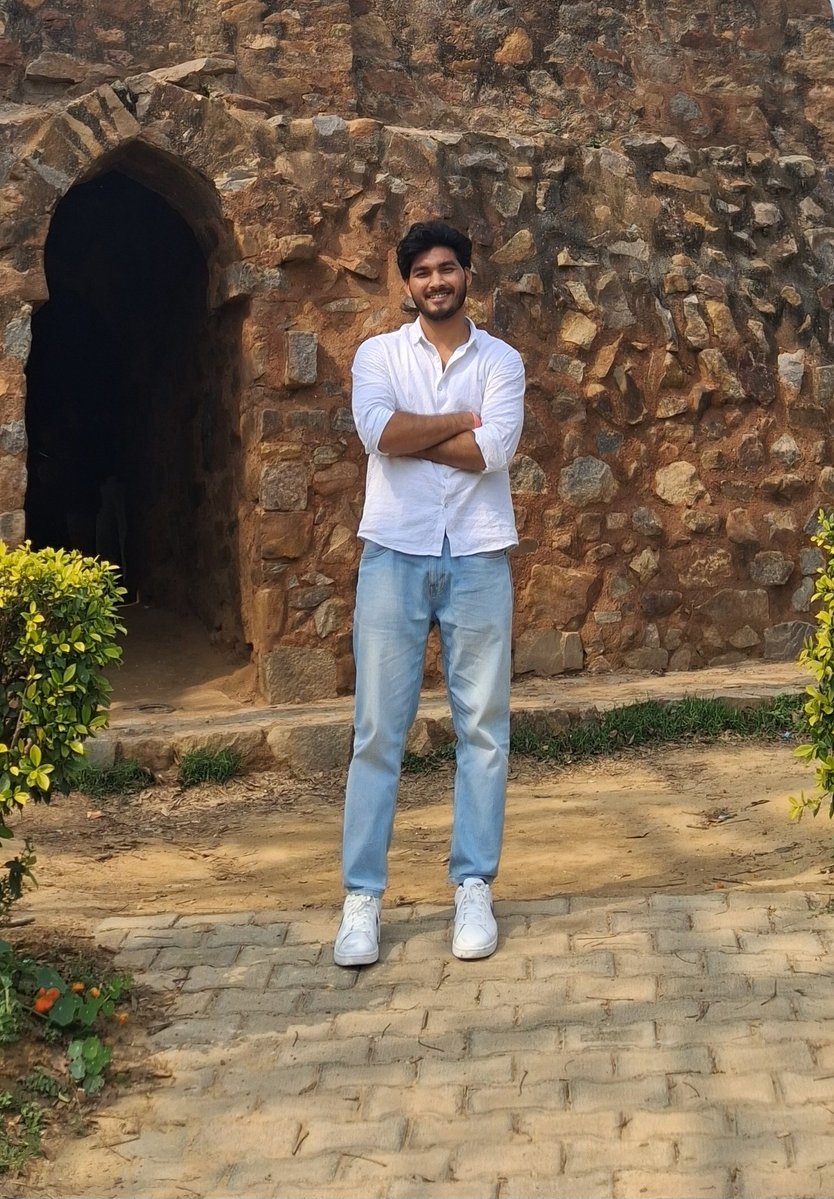 _bas_kar_pawan's tweet image. She said photo post karega to sb unfollow krdenge proof her wrong 😭