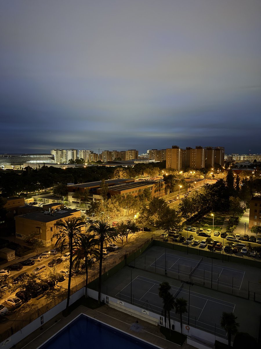 domsloft's tweet image. Ready to go! 👊🏻 💥 

Check my hastily engineered spoon made our of the foil lid off the porridge 🥸

#RunningWanker