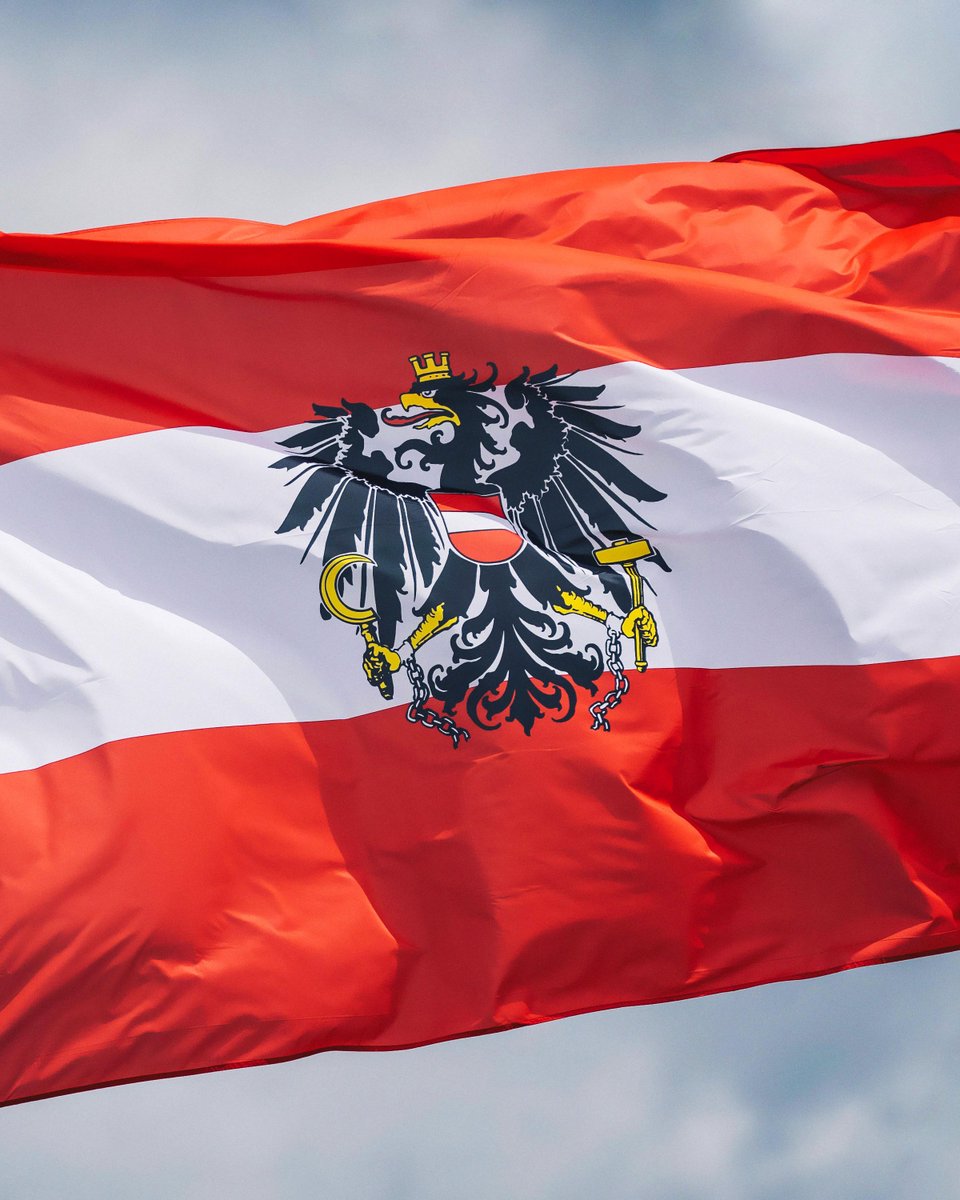 Heute feiern wir unseren Nationalfeiertag – ein Tag, an dem wir innehalten und uns bewusst machen, was uns stark macht: 

der Zusammenhalt, der Respekt füreinander und der Wille, aufeinander zuzugehen. 1️⃣