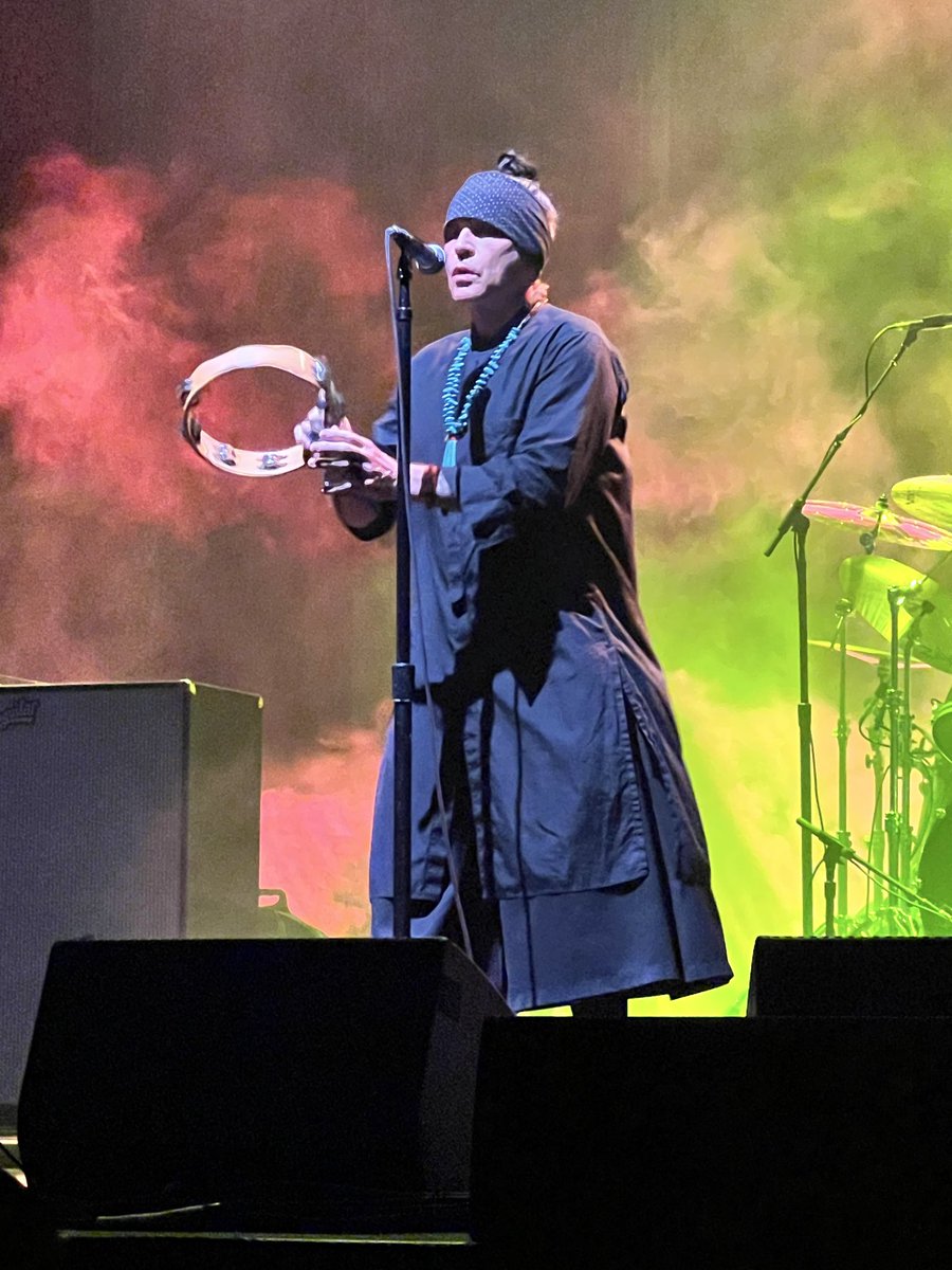 mostlyupset's tweet photo. @GenTXer2 Literally saw them tonight and they were freakin’ awesome. https://t.co/P7JhdlYe6E