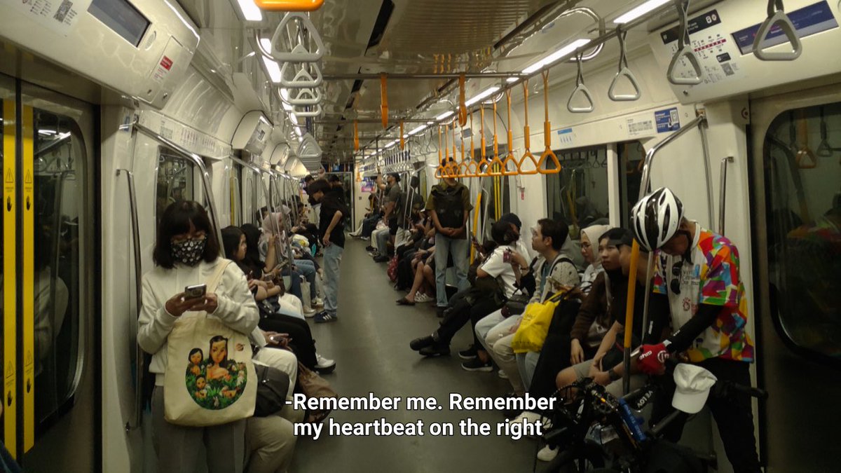 mingiarkeo's tweet image. Adding subtitles to my photos