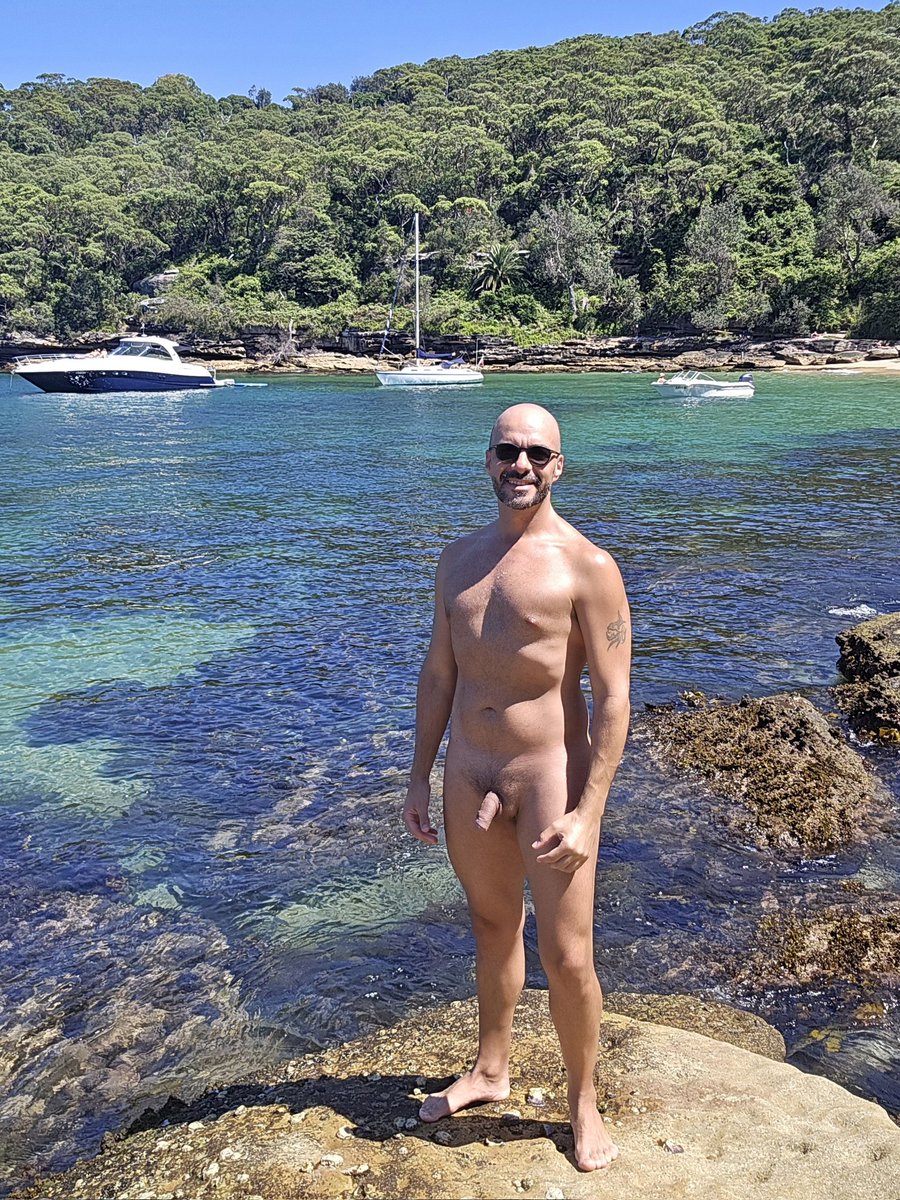 Hello to my Aussie followers soaking in the sunshine — enjoy those warm days for me! ☀️ (A bit jealous!)
#obelisk #Sydney #malenaturist #malenudist #nudistbeach #nudisttraveler