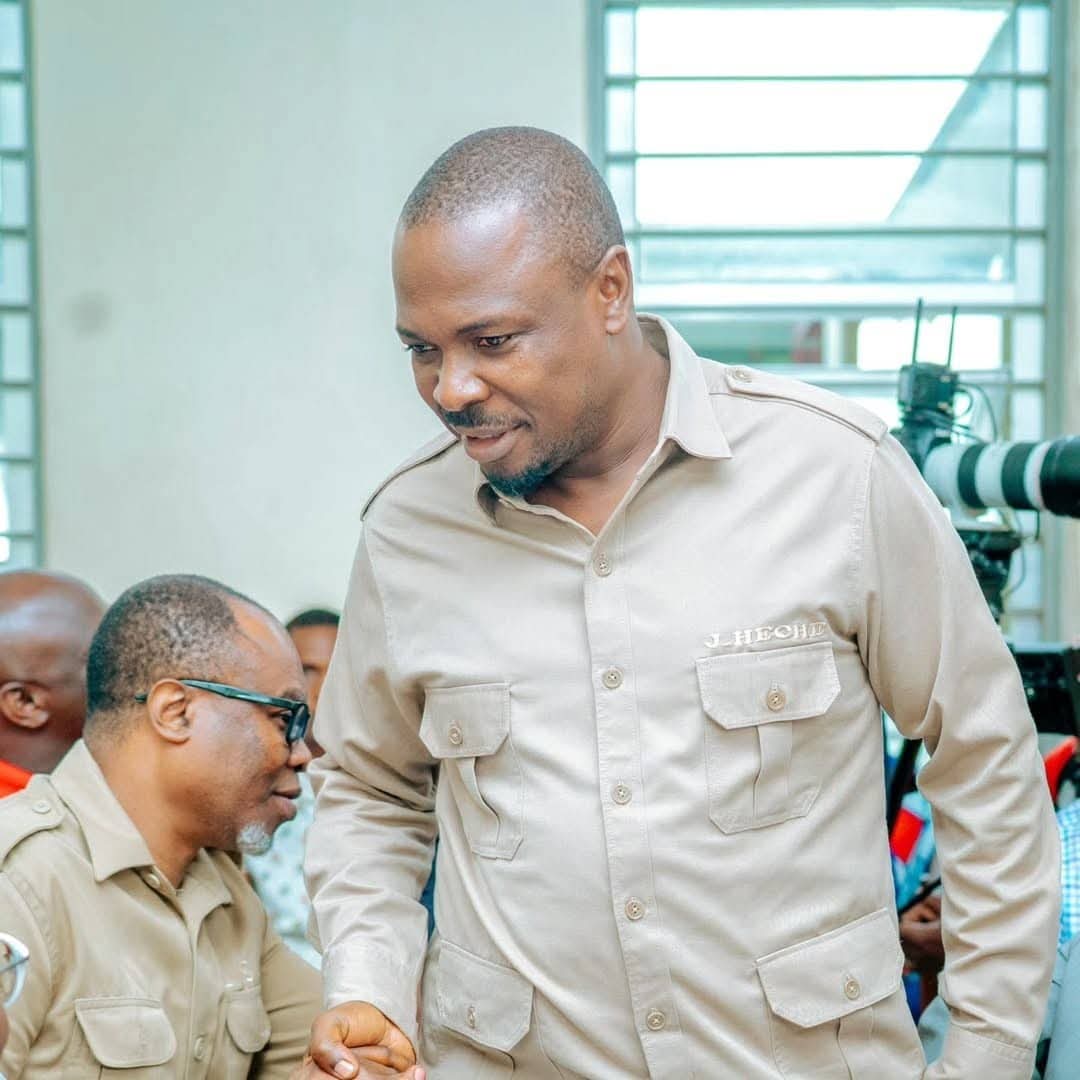 Twaha_Mwaipaya's tweet image. UJUMBE TOKA KWA JOHN HECHE. 

Wambieni watu wetu 
Mimi inajulikana kwa Mungu na malaika  sina  ubaya na nchi yangu naipenda Sana !
Kosa langu hata sasa ni kukataa kuwa msaliti wa mageuzi ili sote katika nchi tuishi utawala wa  sheria na kulinda rasilimali zetu , , 
Hapa Jela…