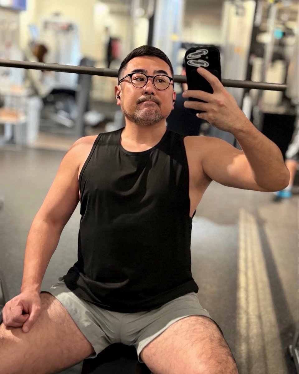 Yu〜suke Lot 1 - YOSHITSUGU: AN EARLY IVORY NETSUKE OF KINKO