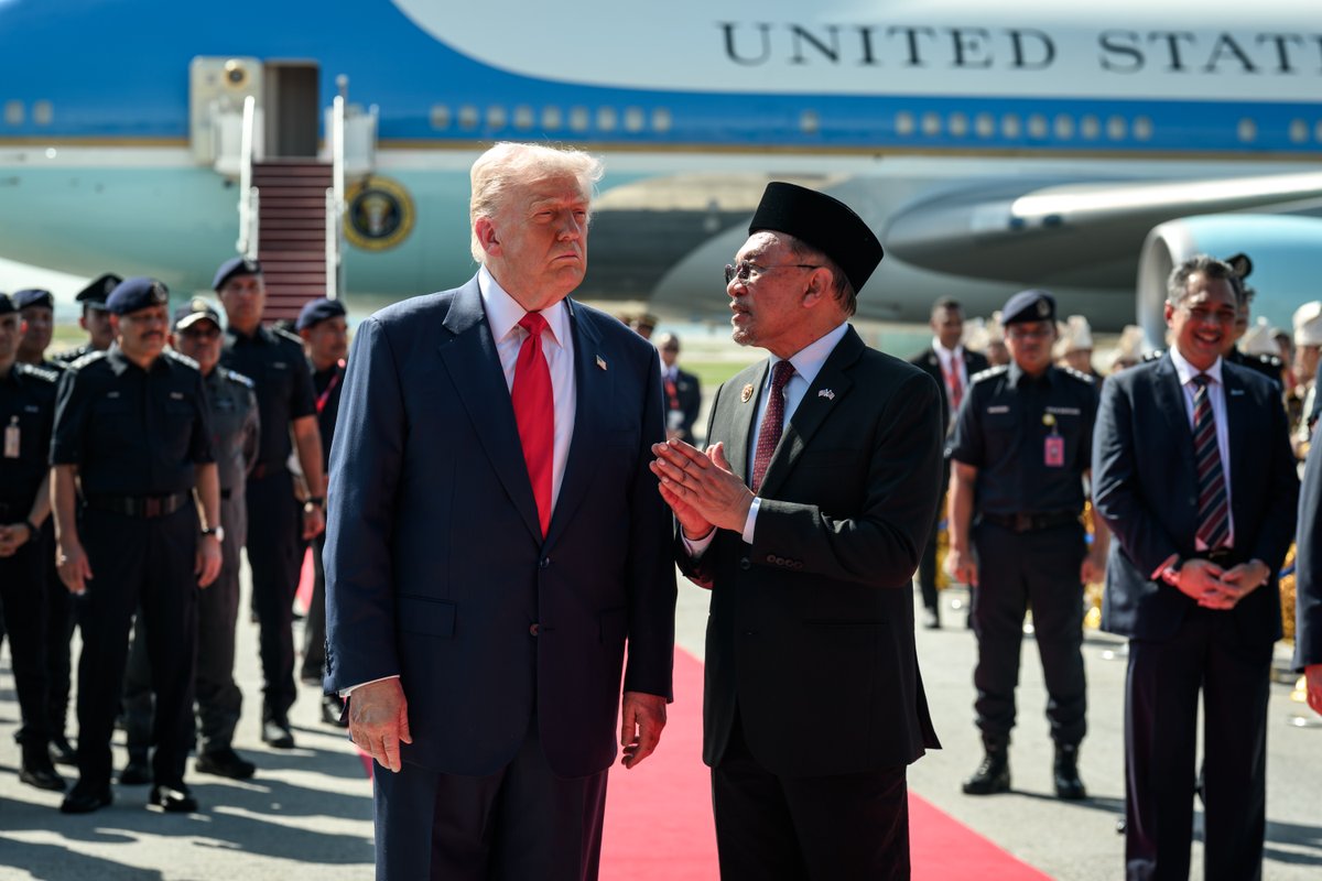 President Donald J. Trump arrives in Malaysia to kick off his historic Asia trip! 🇺🇸🇲🇾