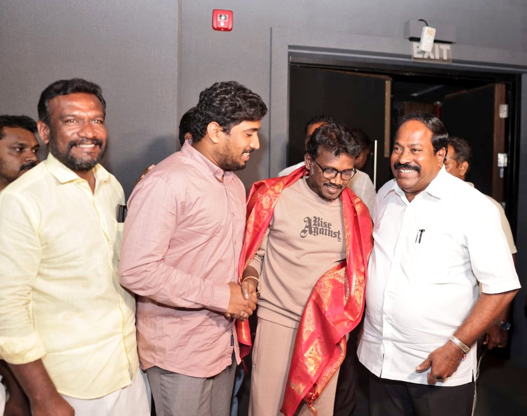 சமூக நல்லிணக்கத்திற்காகவே  திரைப்படங்கள் எடுத்து வரும் சகோதரர் மாரி செல்வராஜ் அவர்களுக்கும் அவரது குழுவினருக்கும்   வாழ்த்துகளும் பாராட்டுக்களும்!!

#Bison❤️💥