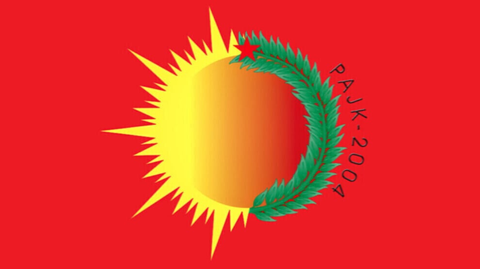 Rojava_Post's tweet image. #Urgent
The #Kurdistan_Freedom_Movement issues a statement 
on #Mount_Qandil:
We announce the withdrawal of all our forces from 
#northern_Kurdistan.
#Rojava_Post