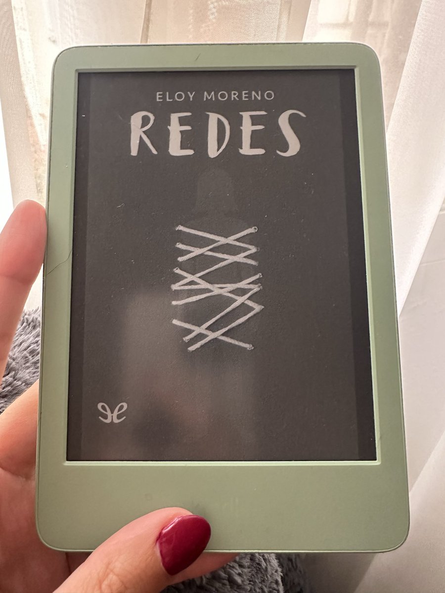 Un domingo muy domingo. Formas favoritas de empezar un día libre: café y libro nuevo + gym. 
A disfrutar del día que mañana toca volver a las alturas.