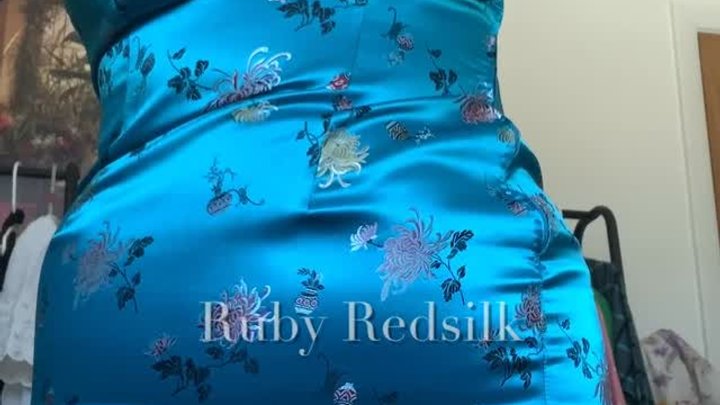 Just sold a #clip - Wiggling into a tight teal cheongsam clips4sale.com/studio/38165/2…