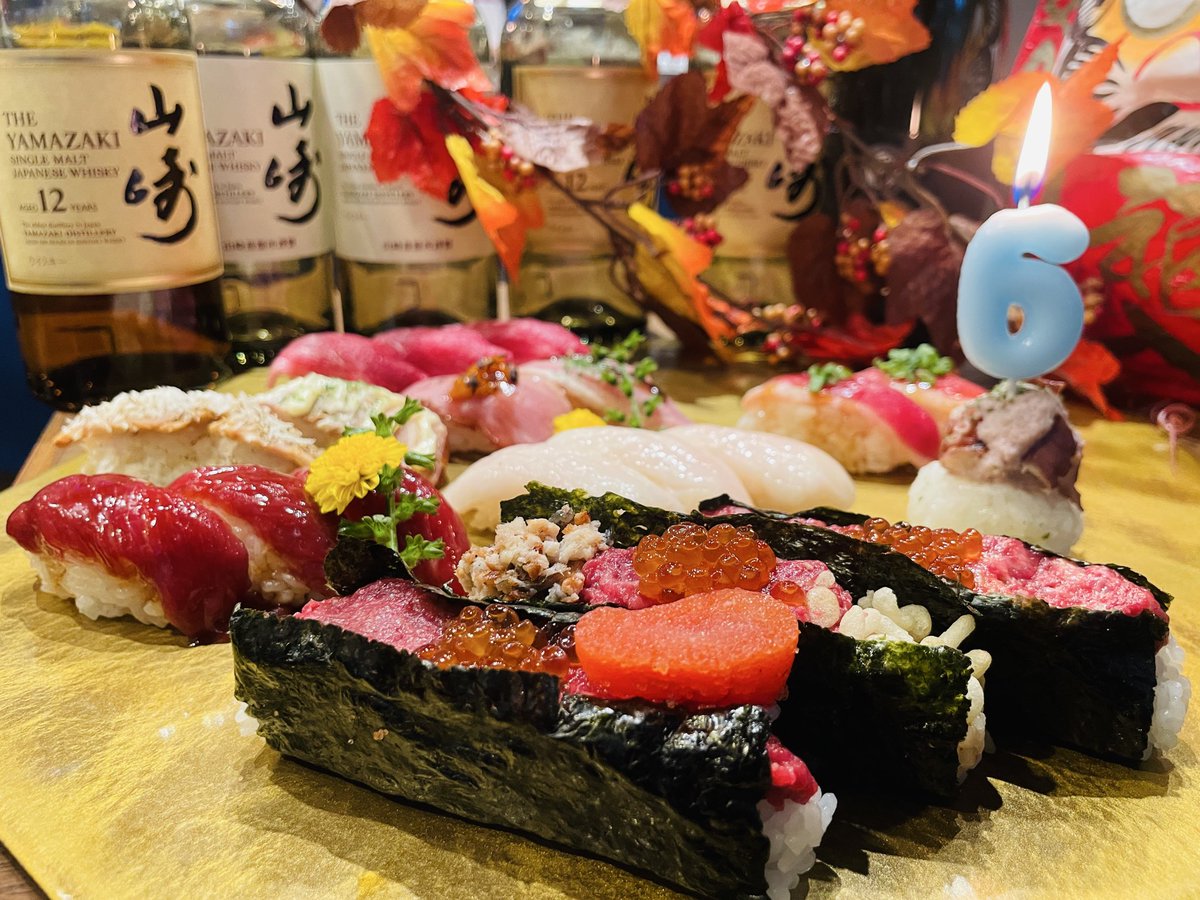akiba_nikuzushi's tweet image. 【秋葉原肉寿司㊗️6周年 歴代肉寿司人気メニュー集結‼️20種類肉寿司食べ放題】

期間:11/1-12/14

前日まで予約限定11/1-11/24まで
4,280円（通常）が6周年㊗️割引で
2,980円（税抜）🎉

またこの投稿リポストで抽選で5名様に
無料チケット🎁

【ご予約はこちらから】
akihabara-nikuzushi.owst.jp/courses/209287…