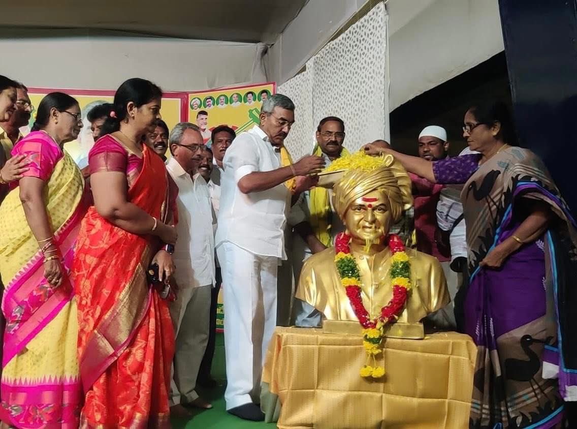 renuka_jetti's tweet image. #TDP పార్టీ @ncbn ఆదేశానుసారం #iTDPforTDP నాయకులు @vijaychinthak గారు మరియు @AlapatiRaja_TDP గారి ఆధ్వర్యం లో వివిదరకాల ట్రైనింగ్ ప్రోగ్రాంలు ZONE 3 మొత్తం చేశాను ✌️
#EndOfYCP
#HOPEJETTI