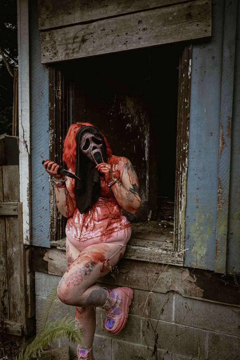 unwantedhellbb's tweet photo. Halloween photoshoot #2 sneak peeks https://t.co/G8KM0udwvh