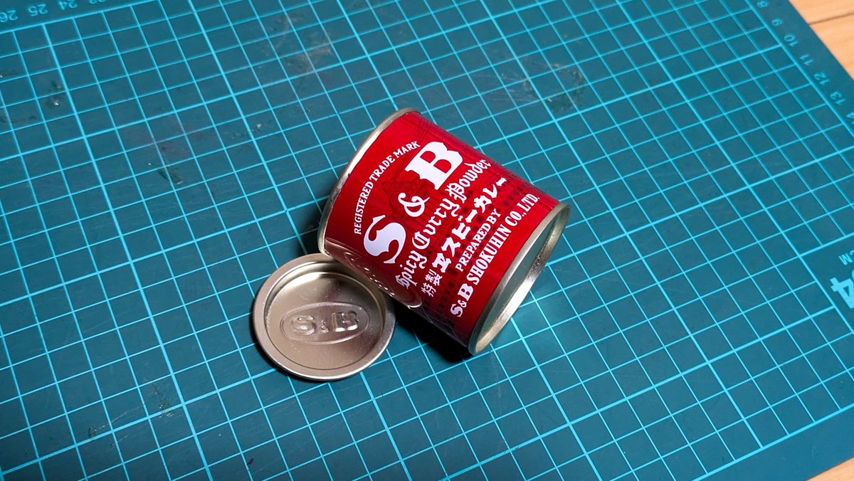 mstmst37's tweet image. カレー缶と管ヒューズから
世界で一つスチームパンク風
LED6発ランタン『Revolver』完成!!
#mst7号