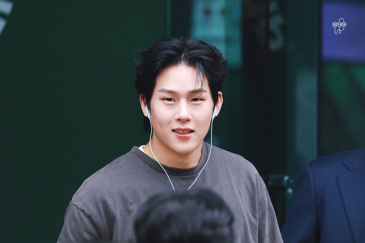 10_06_JH's tweet image. 251026 오늘 머리 얼굴 1006점💛❤️‍🔥
#몬스타엑스 #주헌 #JOOHONEY #MONSTAX #MONSTA_X