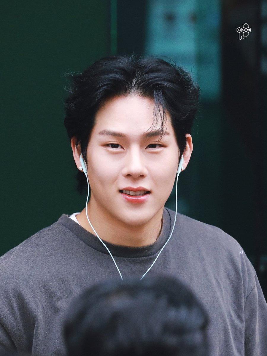 10_06_JH's tweet image. 251026 오늘 머리 얼굴 1006점💛❤️‍🔥
#몬스타엑스 #주헌 #JOOHONEY #MONSTAX #MONSTA_X