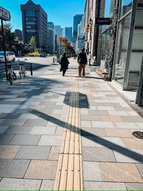 Pk_rsy's tweet image. Finally #BBMP addressed my complaints.  Footpath renovated and repaired.

Thank you #DKShivakumar  @GBAChiefComm @GBA_office